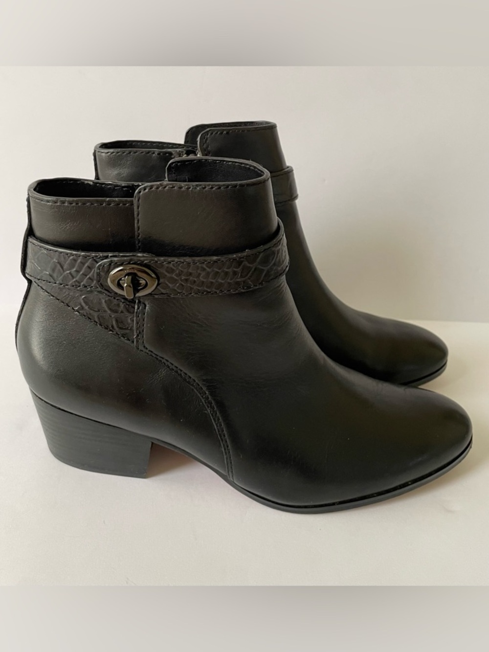 COACH Black Leather Ankle Boots Bootie Chunky Heel Size 9 B Side Zip